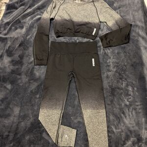 Gymshark Women's Black and Gray Ombre Leggings Set
